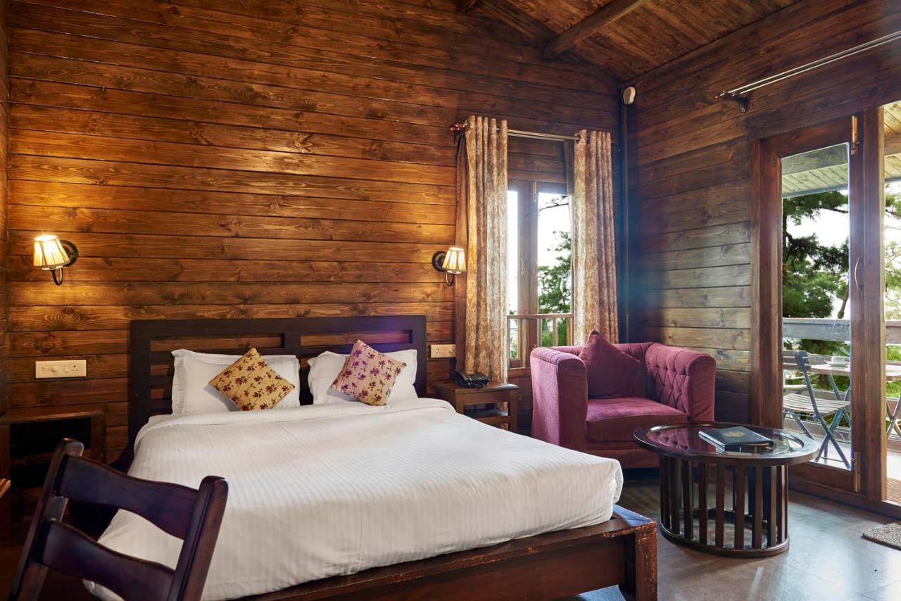 Hotel The Heritage Club - Tripura Castle And Shillong